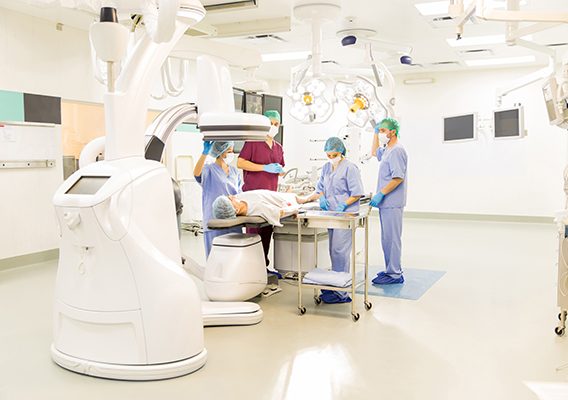 Photo of a surgical team in an operating theatre - Integrity Cleanroom